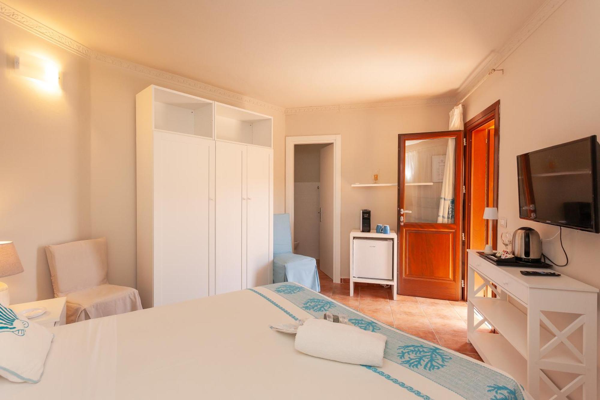 Domus Francy Hotel San Teodoro  Exterior photo