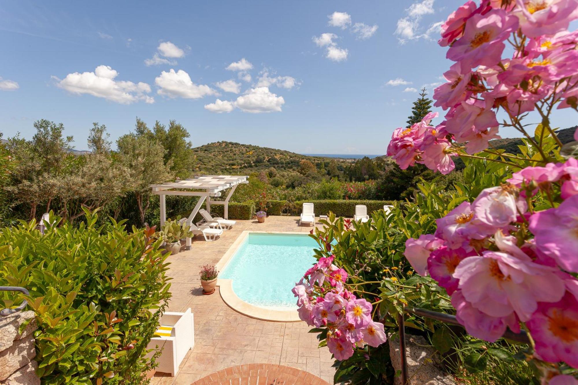 Domus Francy Hotel San Teodoro  Exterior photo