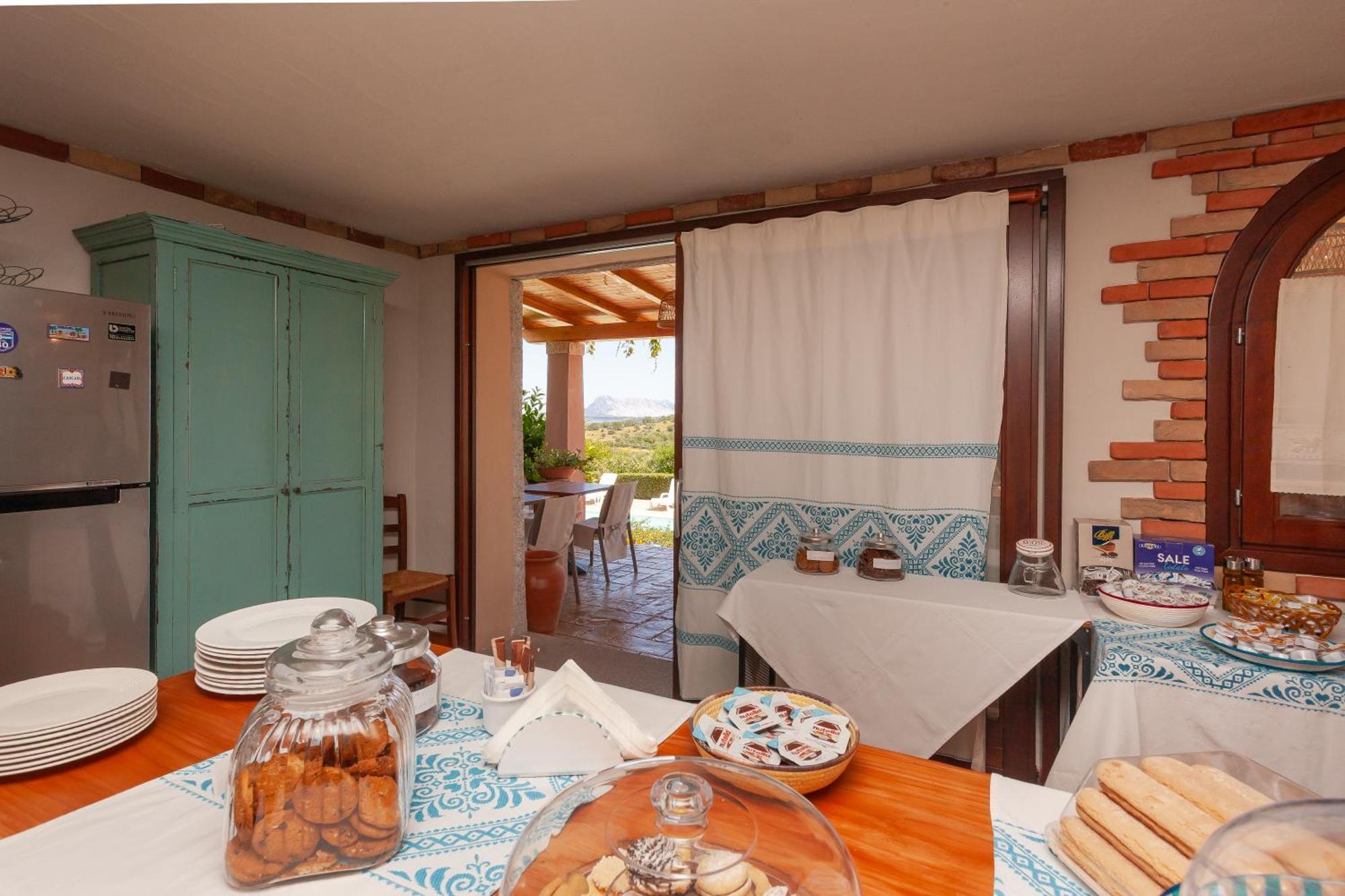 Domus Francy Hotel San Teodoro  Exterior photo