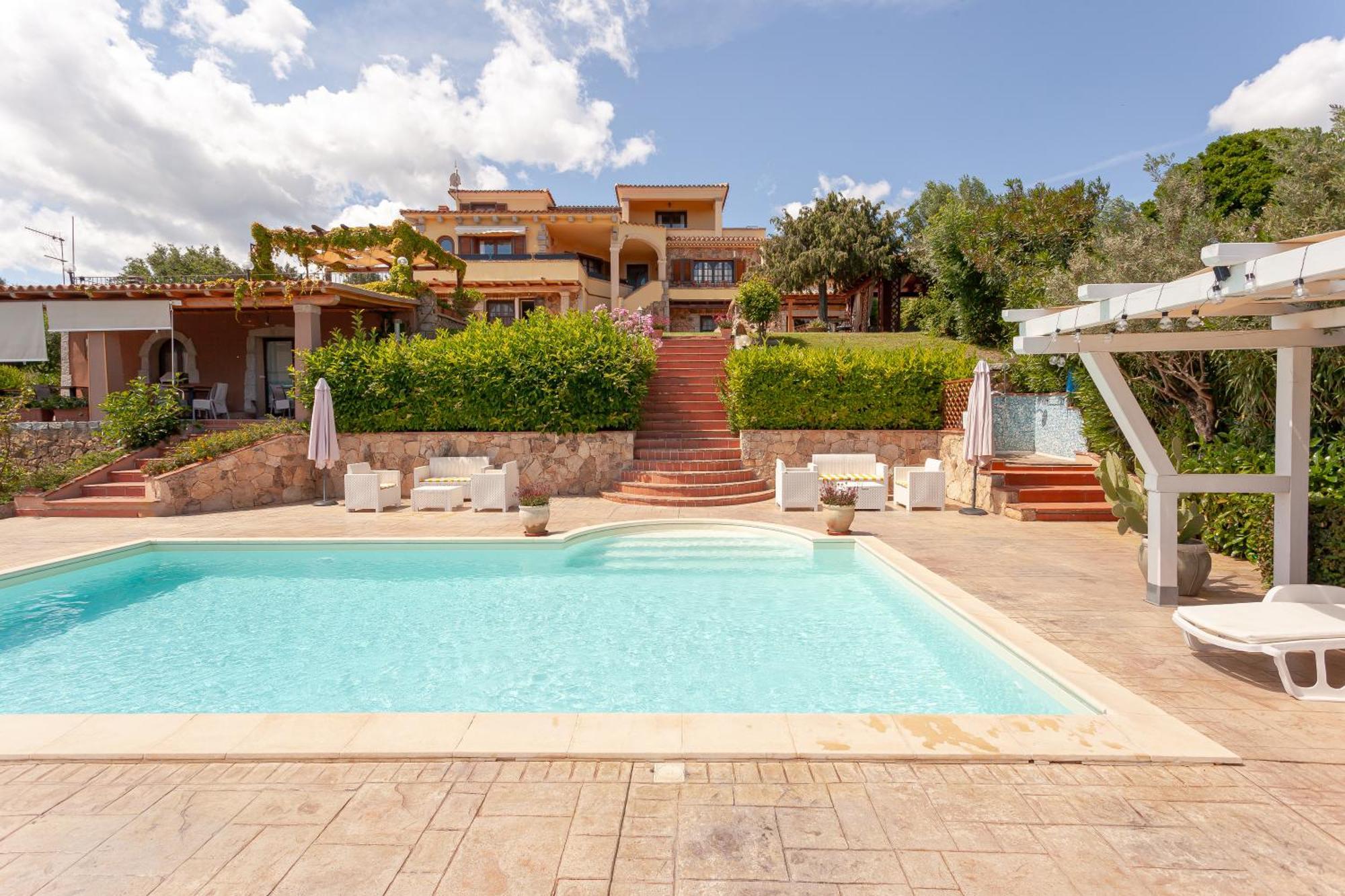 Domus Francy Hotel San Teodoro  Exterior photo