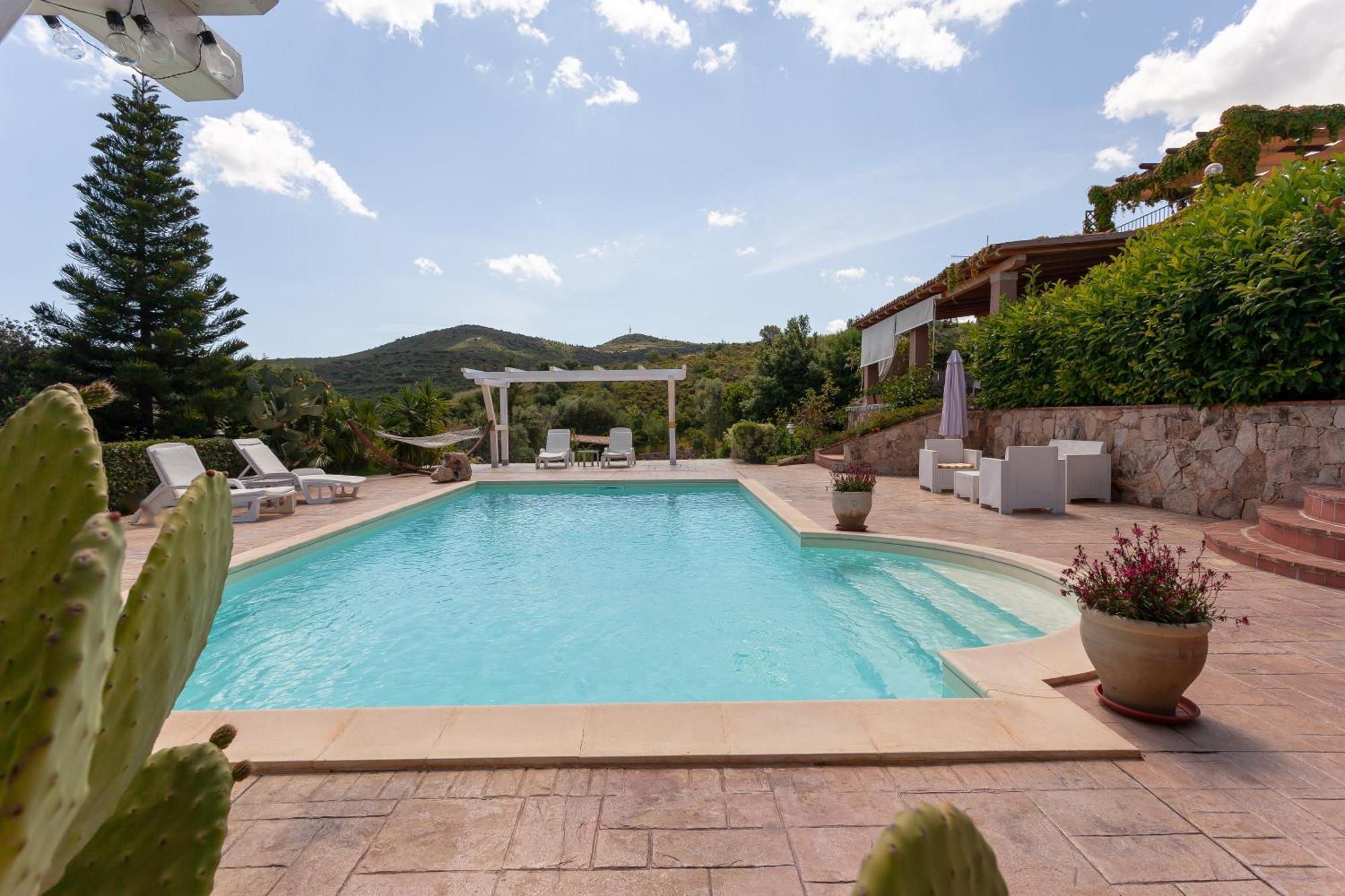 Domus Francy Hotel San Teodoro  Exterior photo
