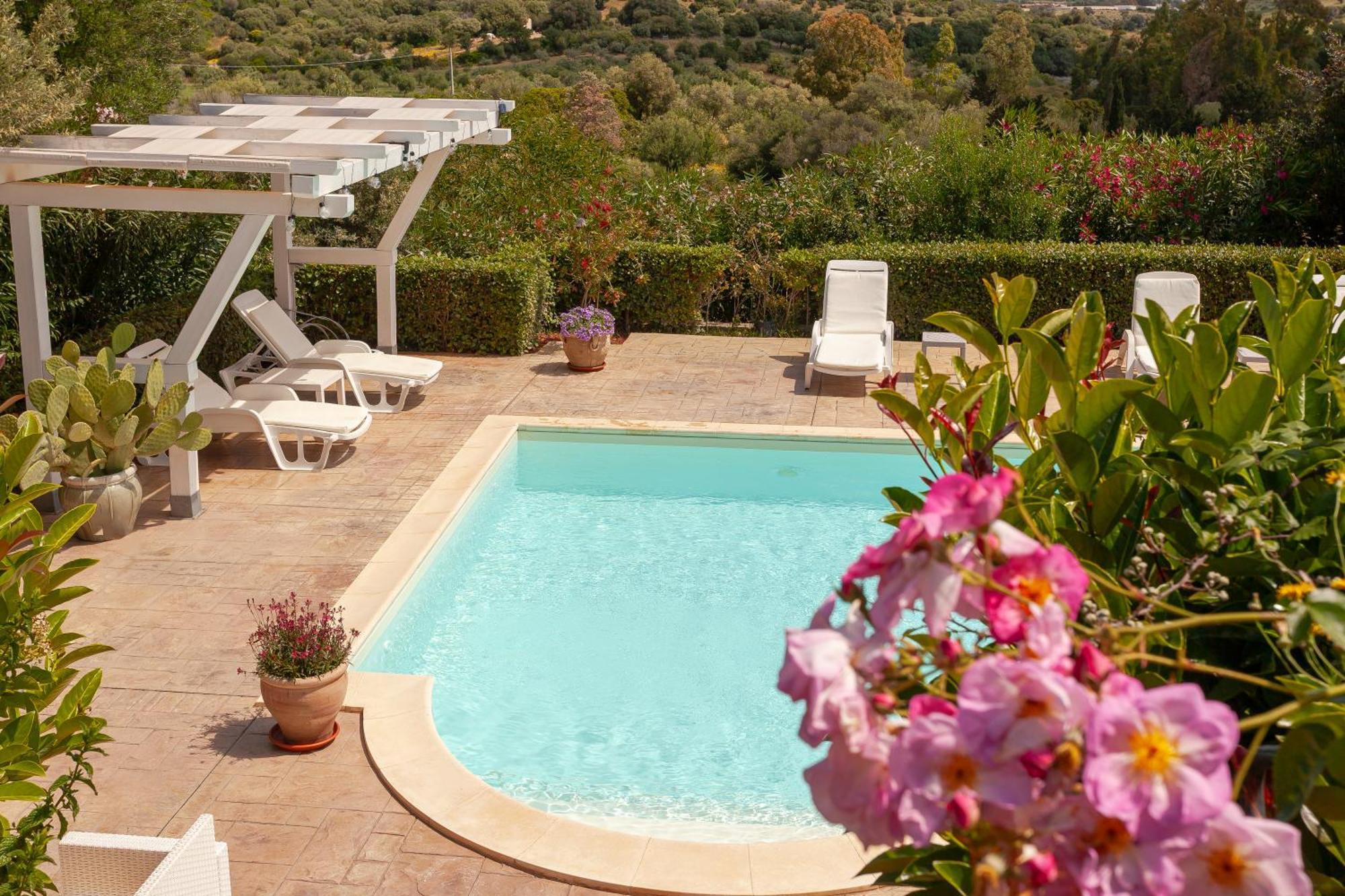 Domus Francy Hotel San Teodoro  Exterior photo