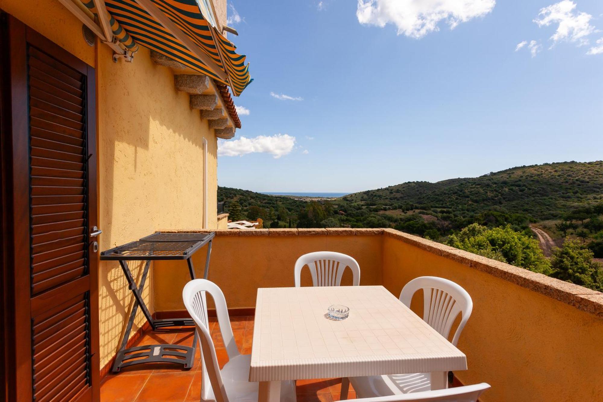 Domus Francy Hotel San Teodoro  Exterior photo