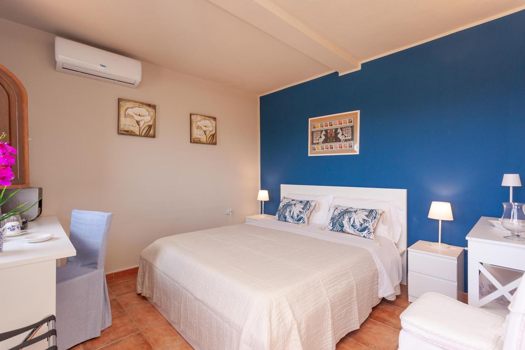 Domus Francy Hotel San Teodoro  Exterior photo