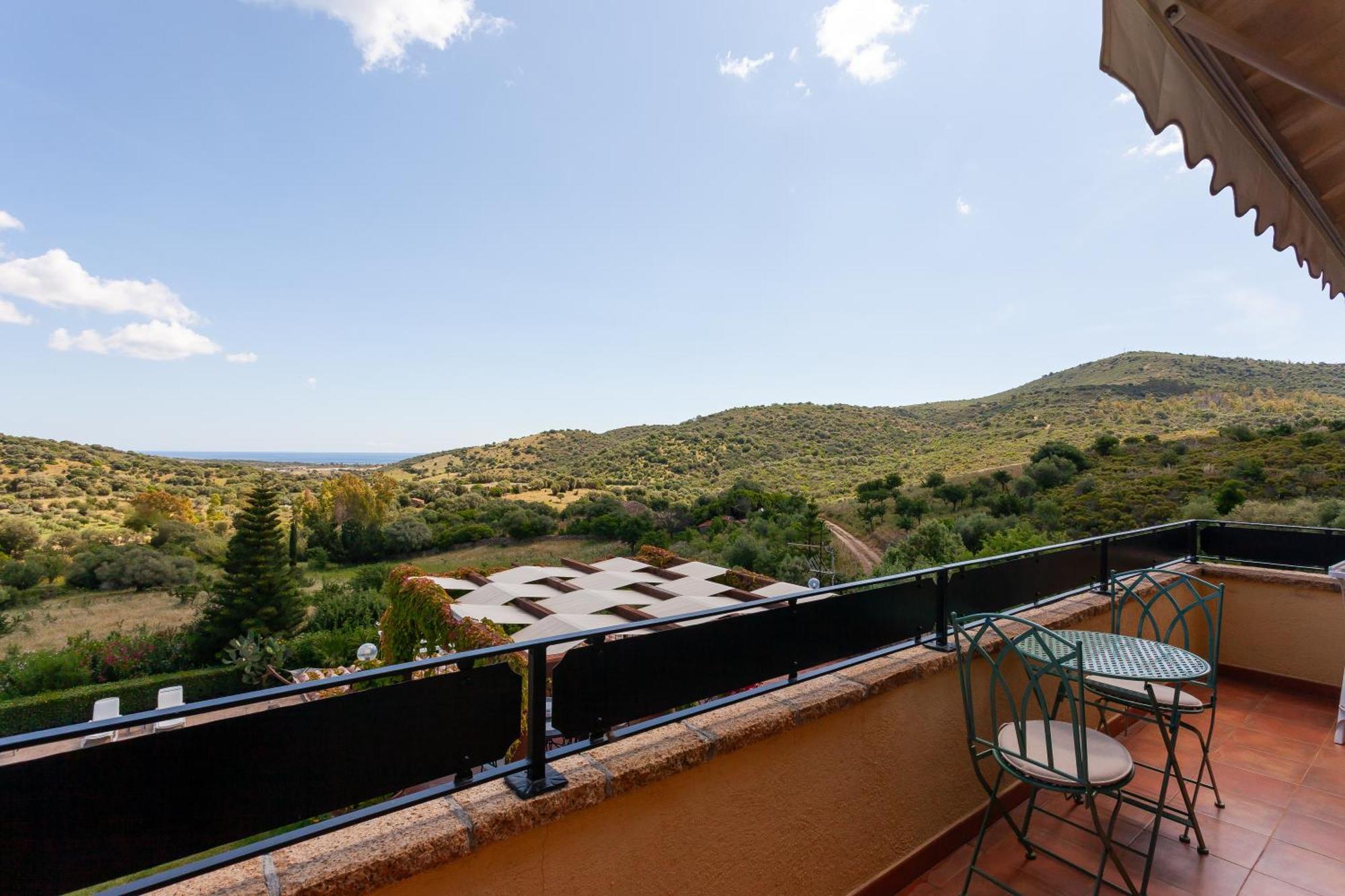 Domus Francy Hotel San Teodoro  Exterior photo