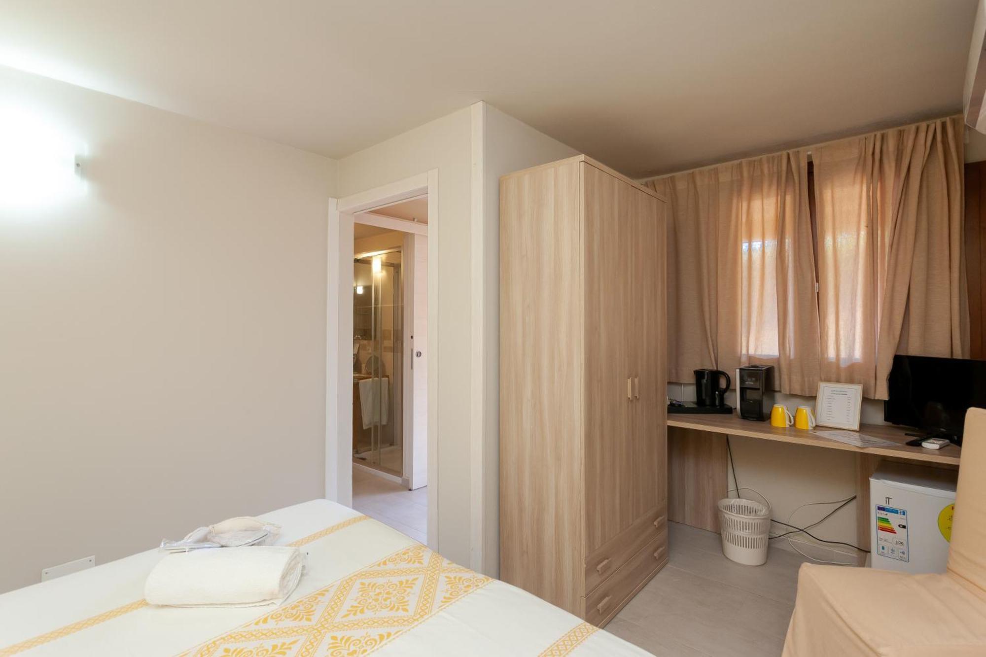 Domus Francy Hotel San Teodoro  Exterior photo